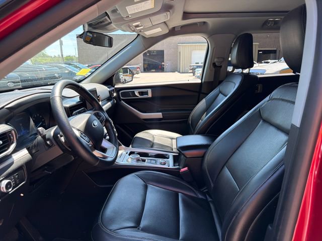 Used 2020 Ford Explorer XLT w/ Equipment Group 202A AWD/4WD image 9
