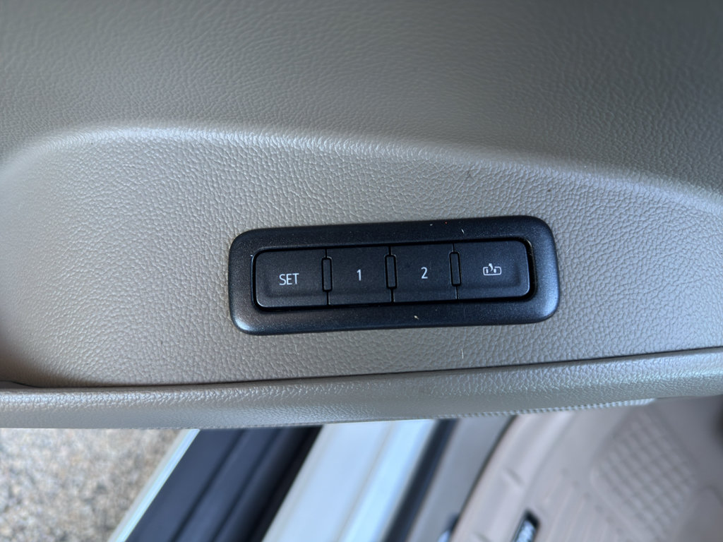 Used 2020 GMC Yukon SLT w/ Open Road Package AWD/4WD image 12