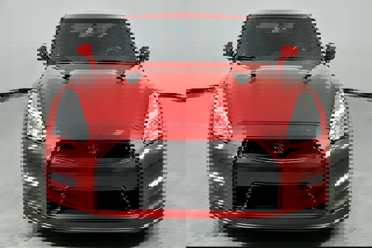 Used 2015 Nissan GT-R Black Edition image 5