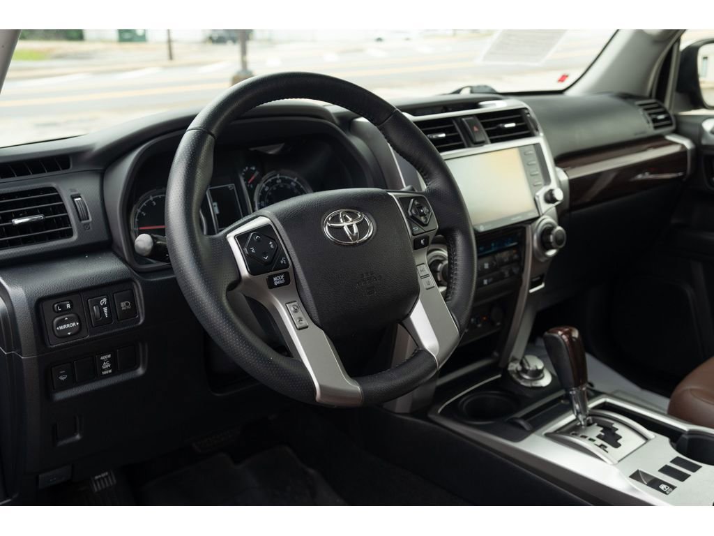 Used 2020 Toyota 4Runner 4WD image 11