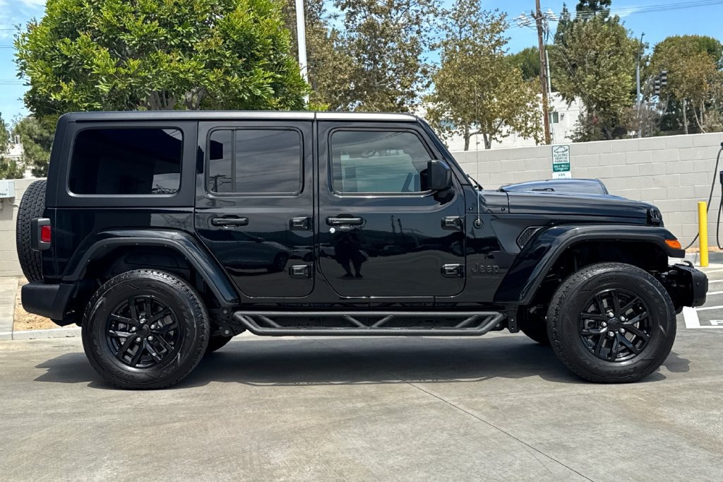 Used 2023 Jeep Wrangler Unlimited Sport AWD/4WD image 8