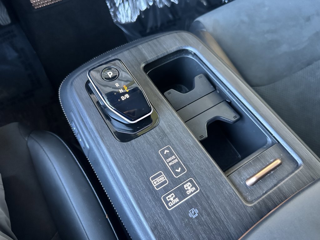 Used 2024 Nissan Ariya FWD image 29