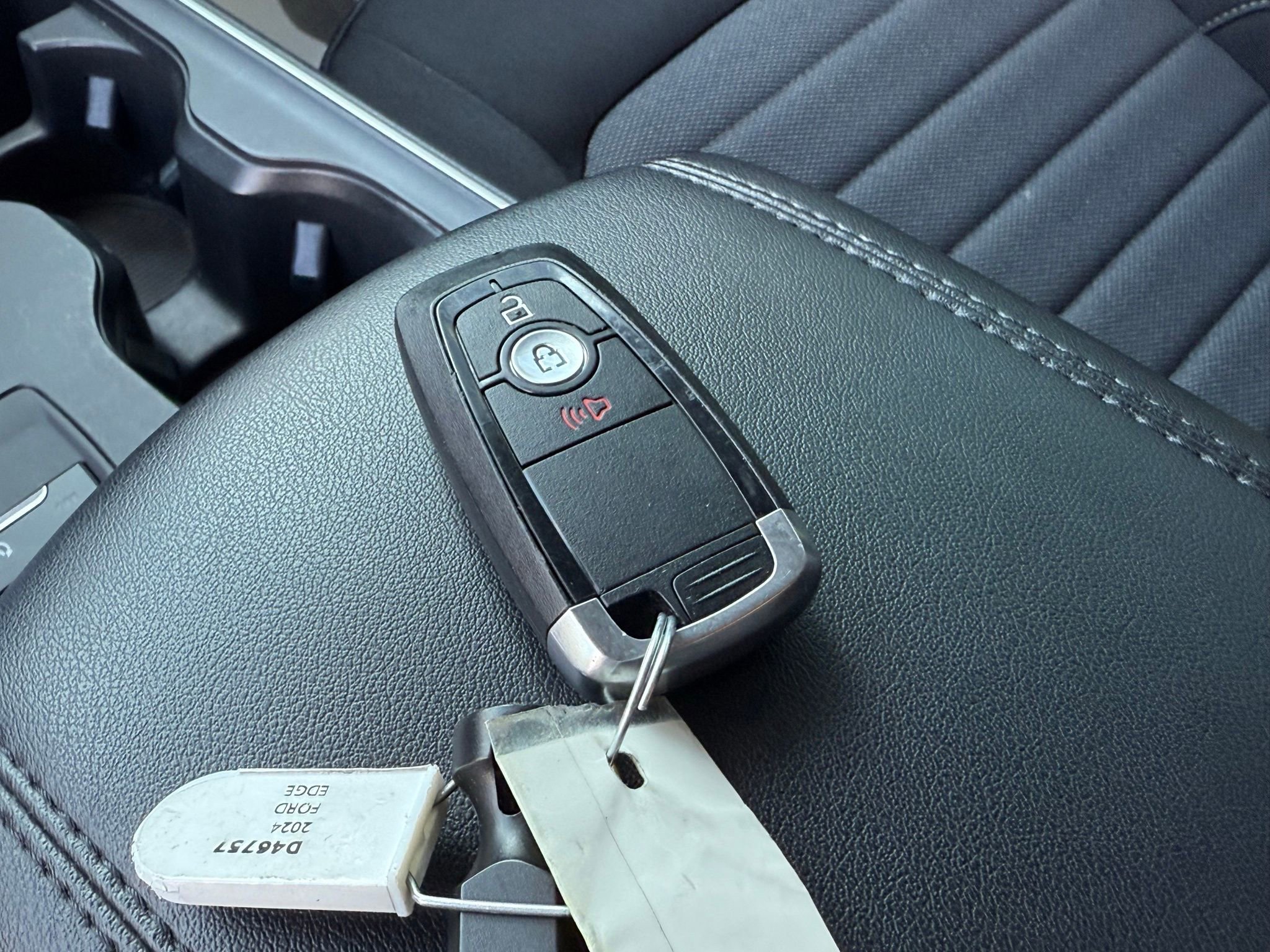 Used 2024 Ford Edge SE image 41