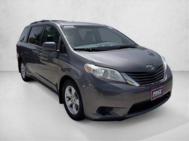Used 2015 Toyota Sienna LE FWD image 3