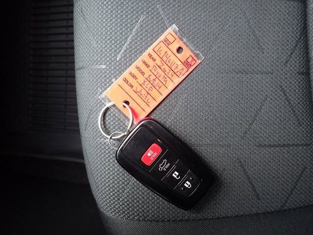 Used 2024 Toyota RAV4 XLE w/ Convenience Package image 30