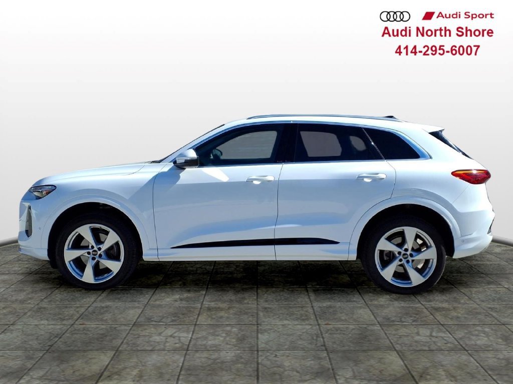 Used 2025 Audi Q5 Premium Plus w/ Premium Plus AWD/4WD image 3