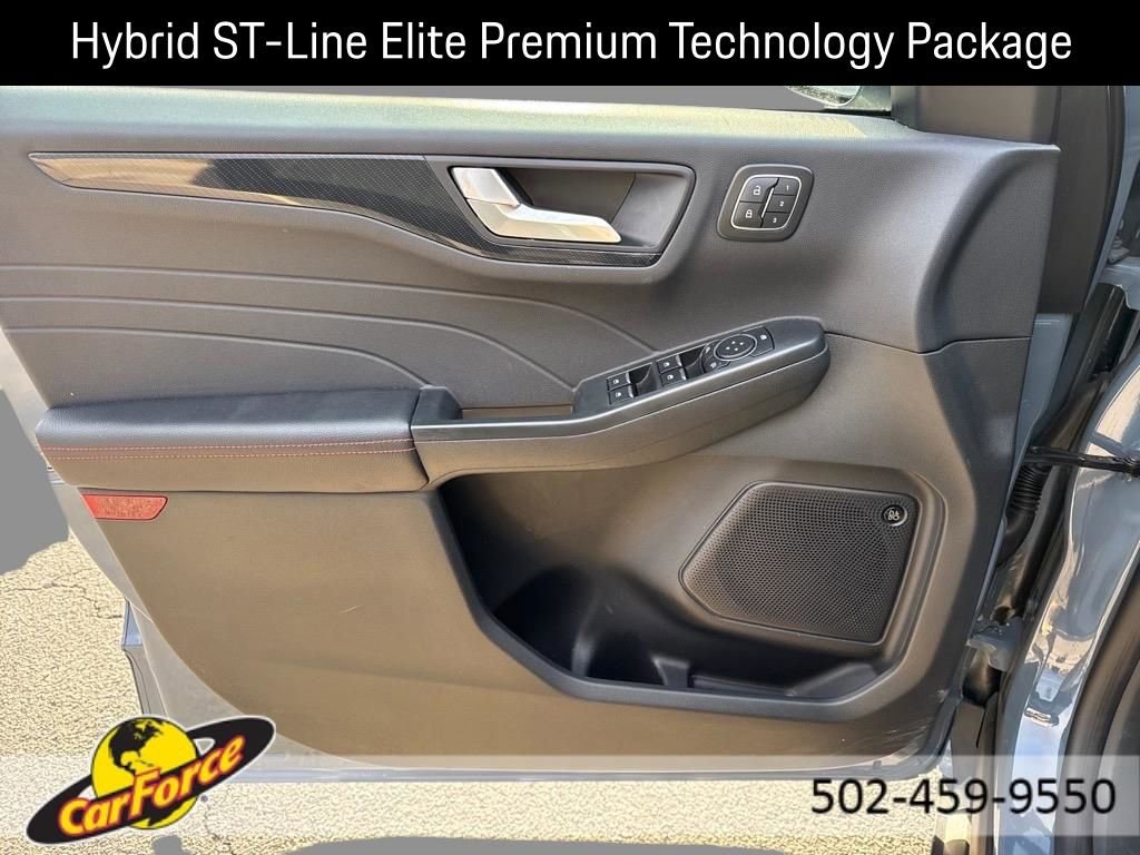 Used 2025 Ford Escape ST-Line Elite w/ Premium Technology Package image 17