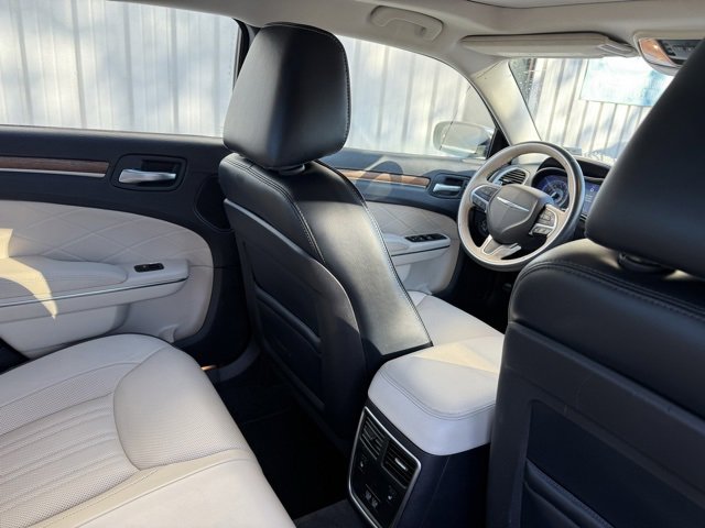 Used 2016 Chrysler 300 C Platinum w/ Safetytec Plus Group image 37