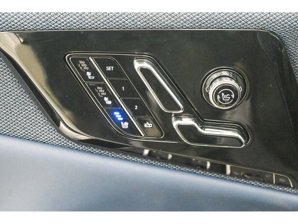 New 2026 Cadillac Optiq Luxury 2 image 18