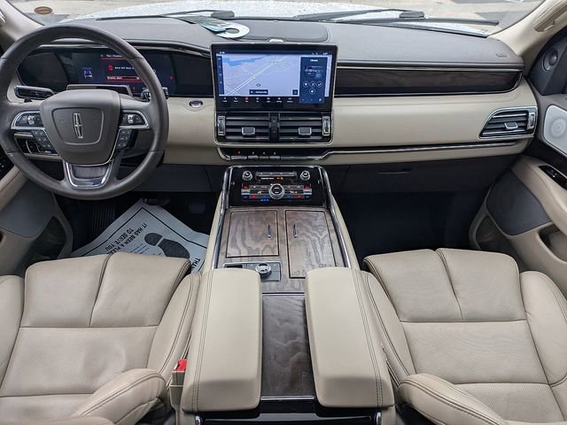 Used 2022 Lincoln Navigator Reserve image 14