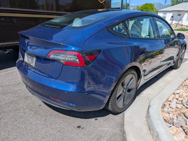 Used 2021 Tesla Model 3 Standard Range Plus image 4