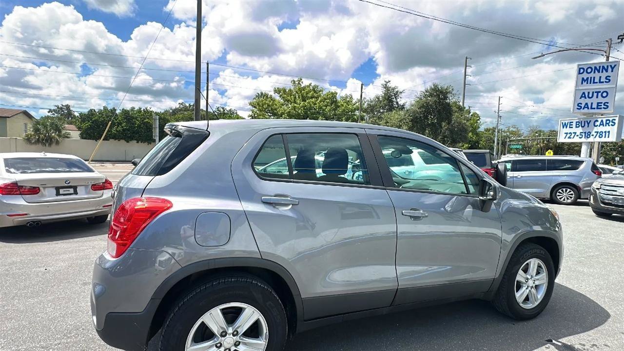 Used 2020 Chevrolet Trax LS FWD image 8