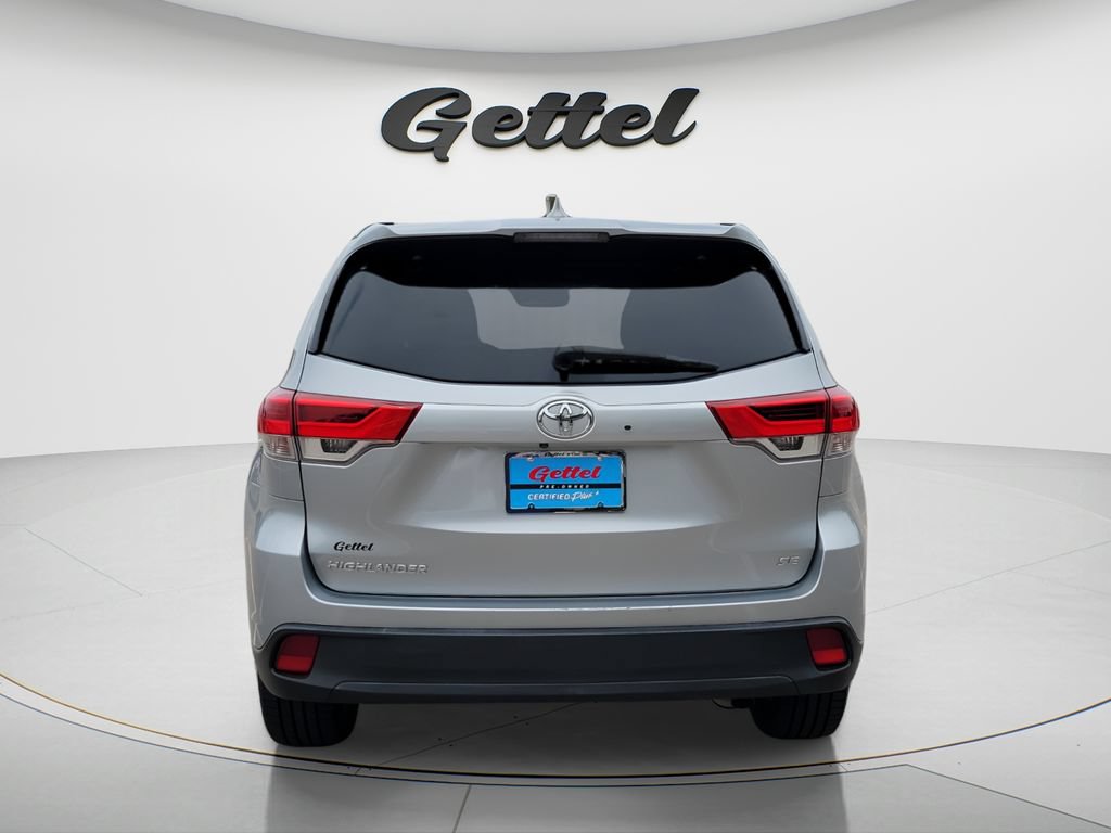 Certified 2018 Toyota Highlander SE FWD image 6