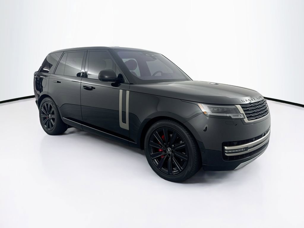 Used 2023 Land Rover Range Rover SE image 3