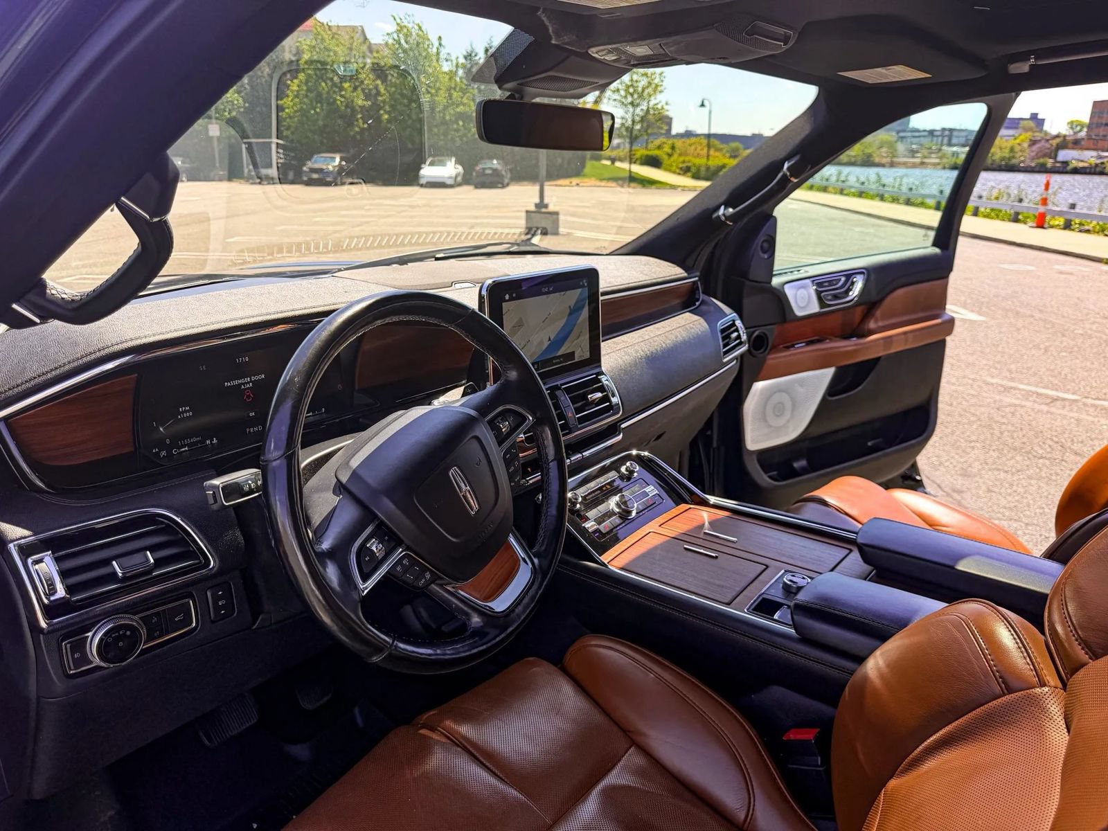 Used 2019 Lincoln Navigator L Reserve w/ Cargo Package AWD/4WD image 27