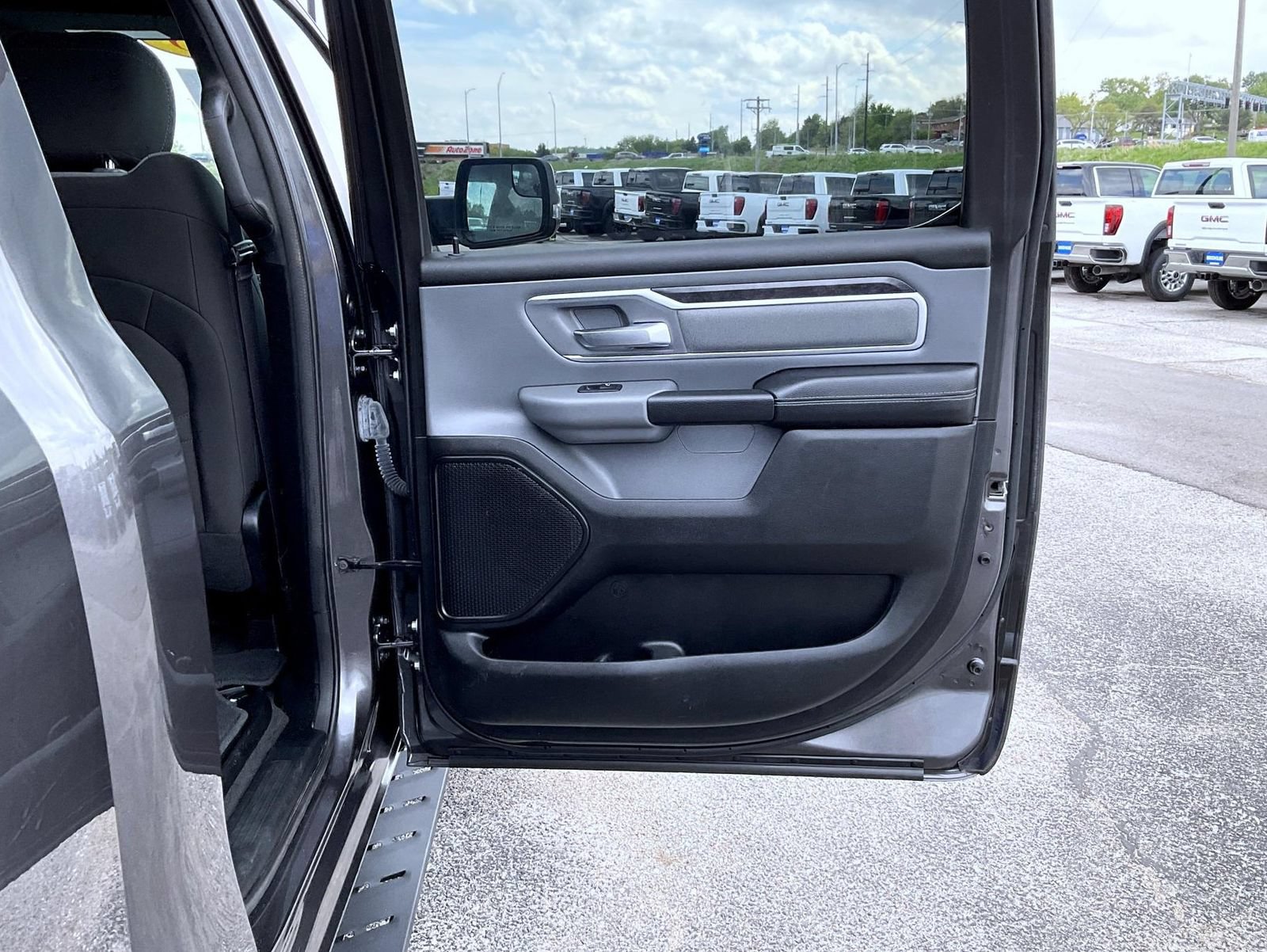 Used 2023 RAM 1500 Big Horn AWD/4WD image 18