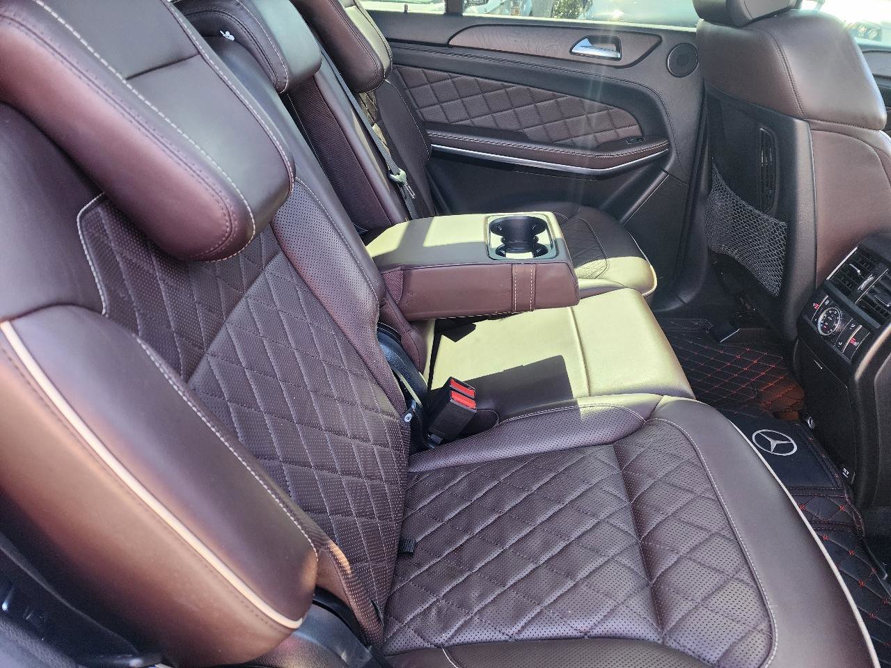 Used 2016 Mercedes-Benz GL 550 4MATIC image 28