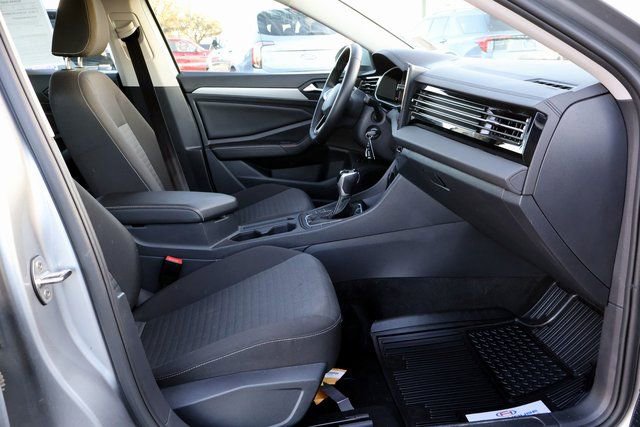 Used 2025 Volkswagen Jetta S FWD image 16