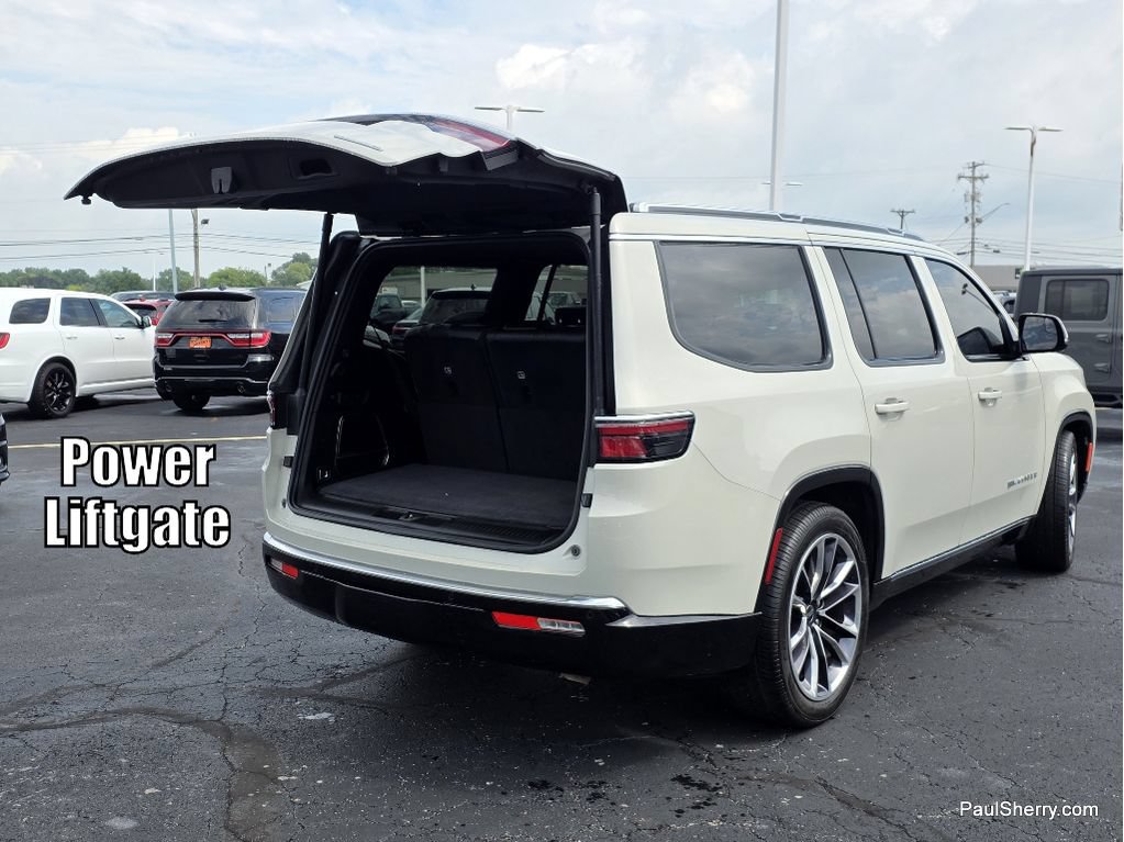 Used 2022 Jeep Wagoneer Series III w/ Premium Group I AWD/4WD image 16