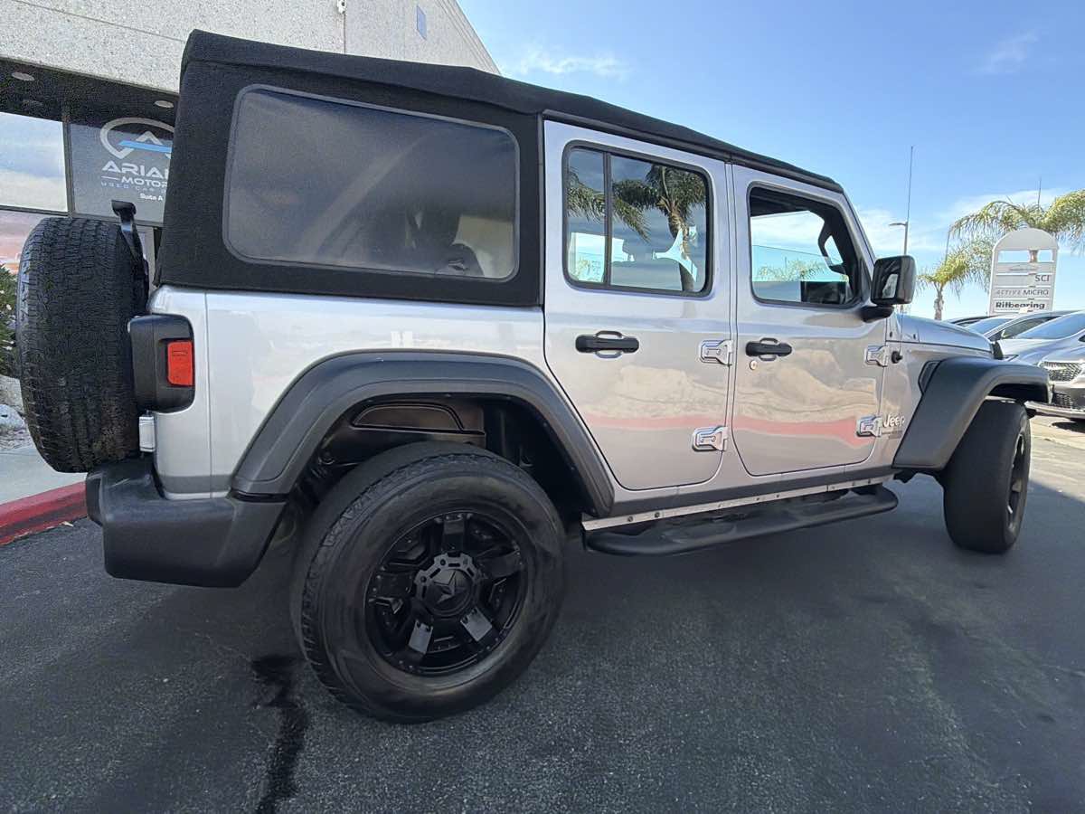 Used 2018 Jeep Wrangler Unlimited Sport AWD/4WD image 9