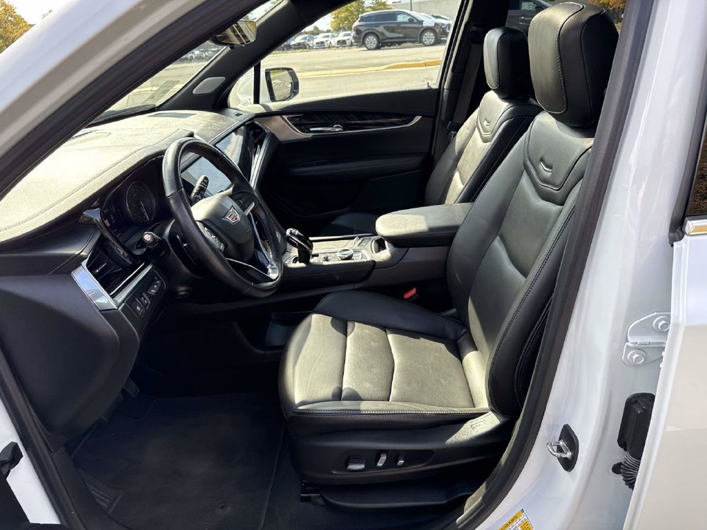 Certified 2023 Cadillac XT6 Premium Luxury w/ Technology Package AWD/4WD image 6