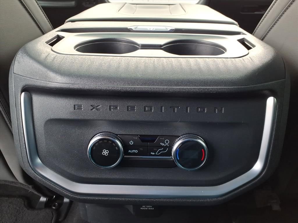 Used 2025 Ford Expedition Active image 26