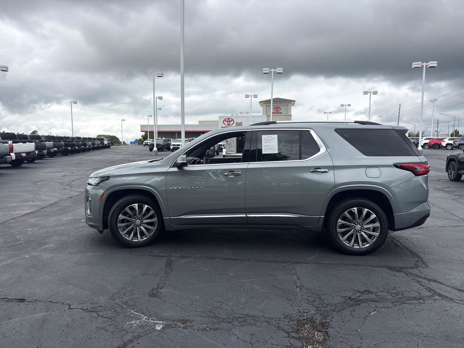 Used 2023 Chevrolet Traverse Premier AWD/4WD image 6