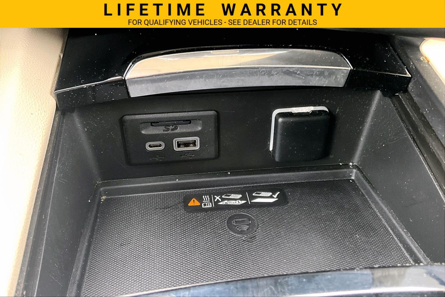 Used 2022 Buick Envision Avenir w/ Premium Seat Package FWD image 29