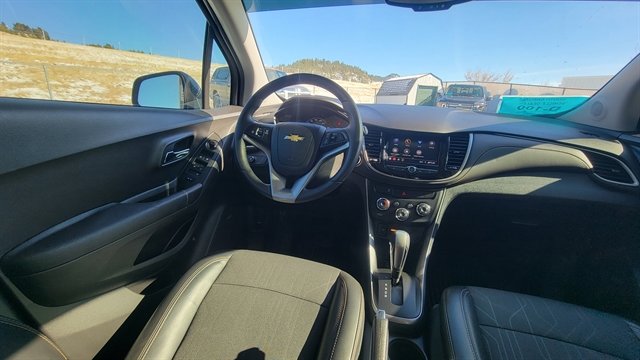 Used 2020 Chevrolet Trax LT w/ Sun & Sound Package image 12