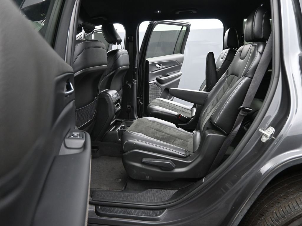Used 2023 Jeep Grand Cherokee L Laredo AWD/4WD image 13