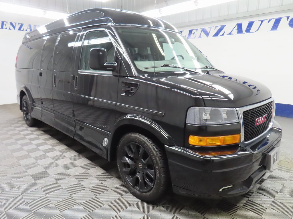 Used 2022 GMC Savana 2500 Extended w/ Enhanced Convenience Package image 3