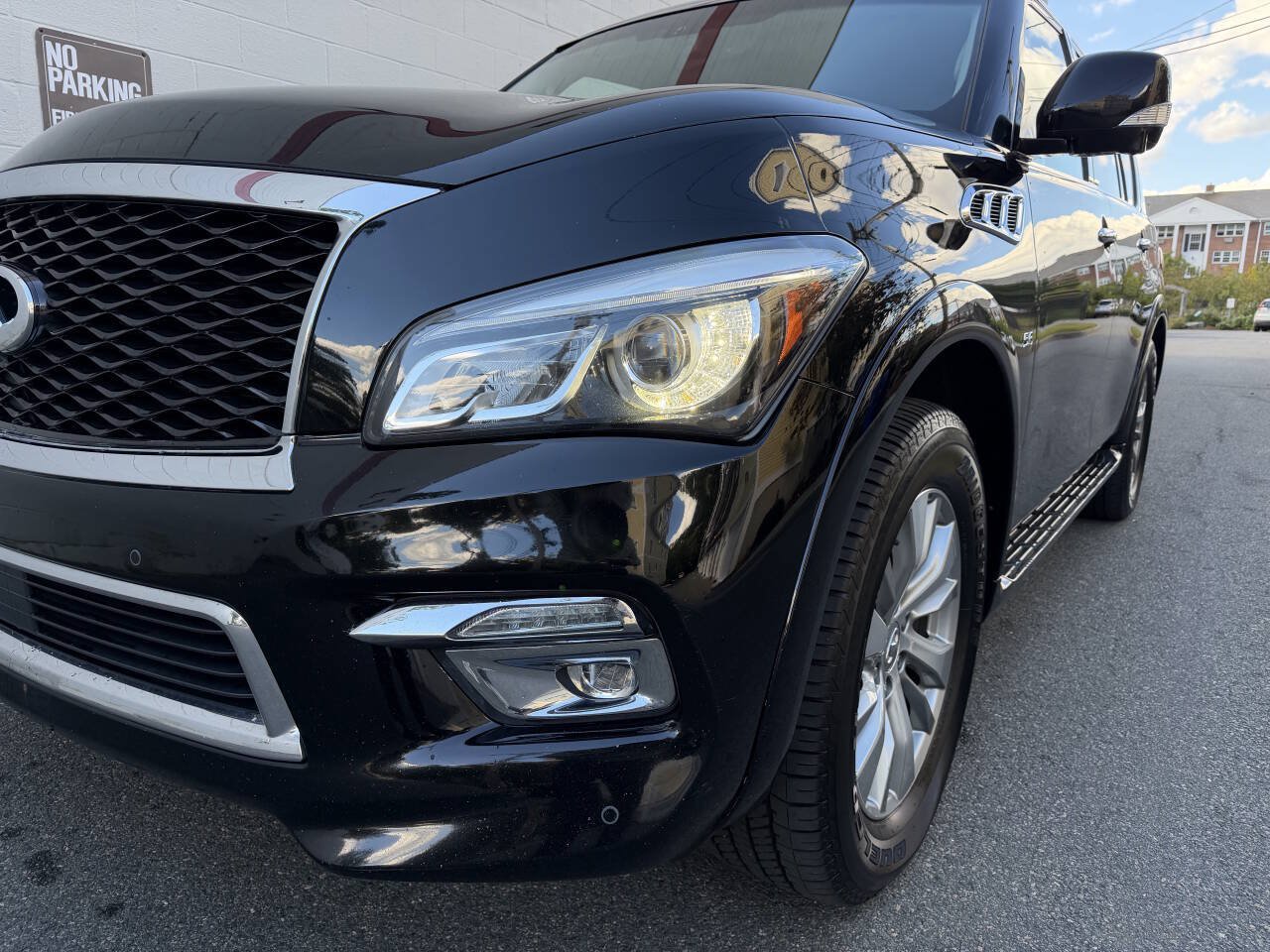 Used 2015 INFINITI QX80 4WD w/ Theater Package image 10