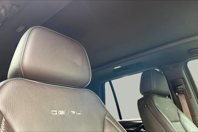 Used 2021 GMC Yukon Denali w/ Denali Premium Package AWD/4WD image 30
