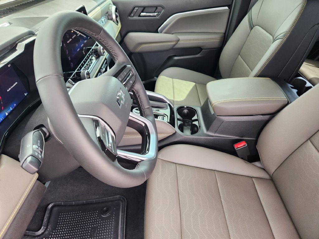 New 2026 Chevrolet Colorado ZR2 w/ Technology Package AWD/4WD image 10