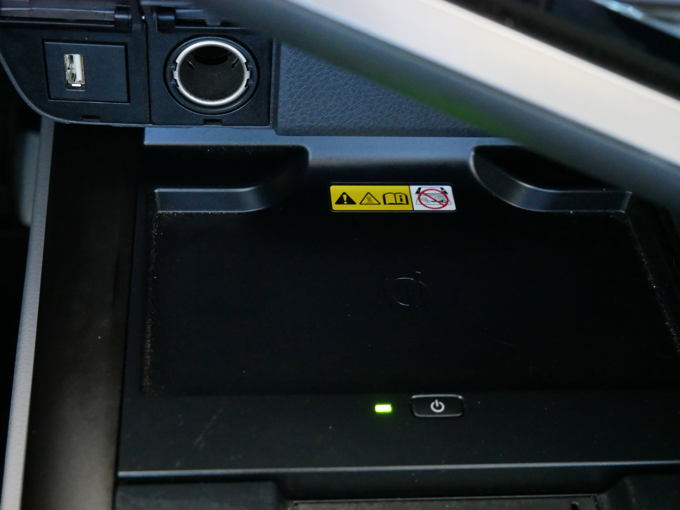 Used 2022 Toyota Camry XSE image 30