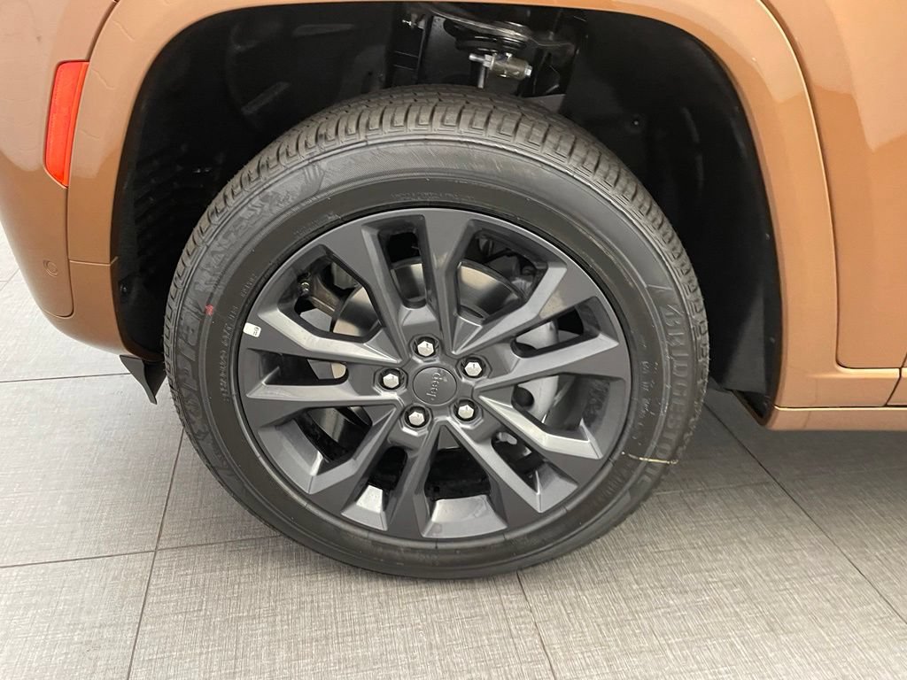New 2026 Jeep Grand Cherokee Limited AWD/4WD image 8