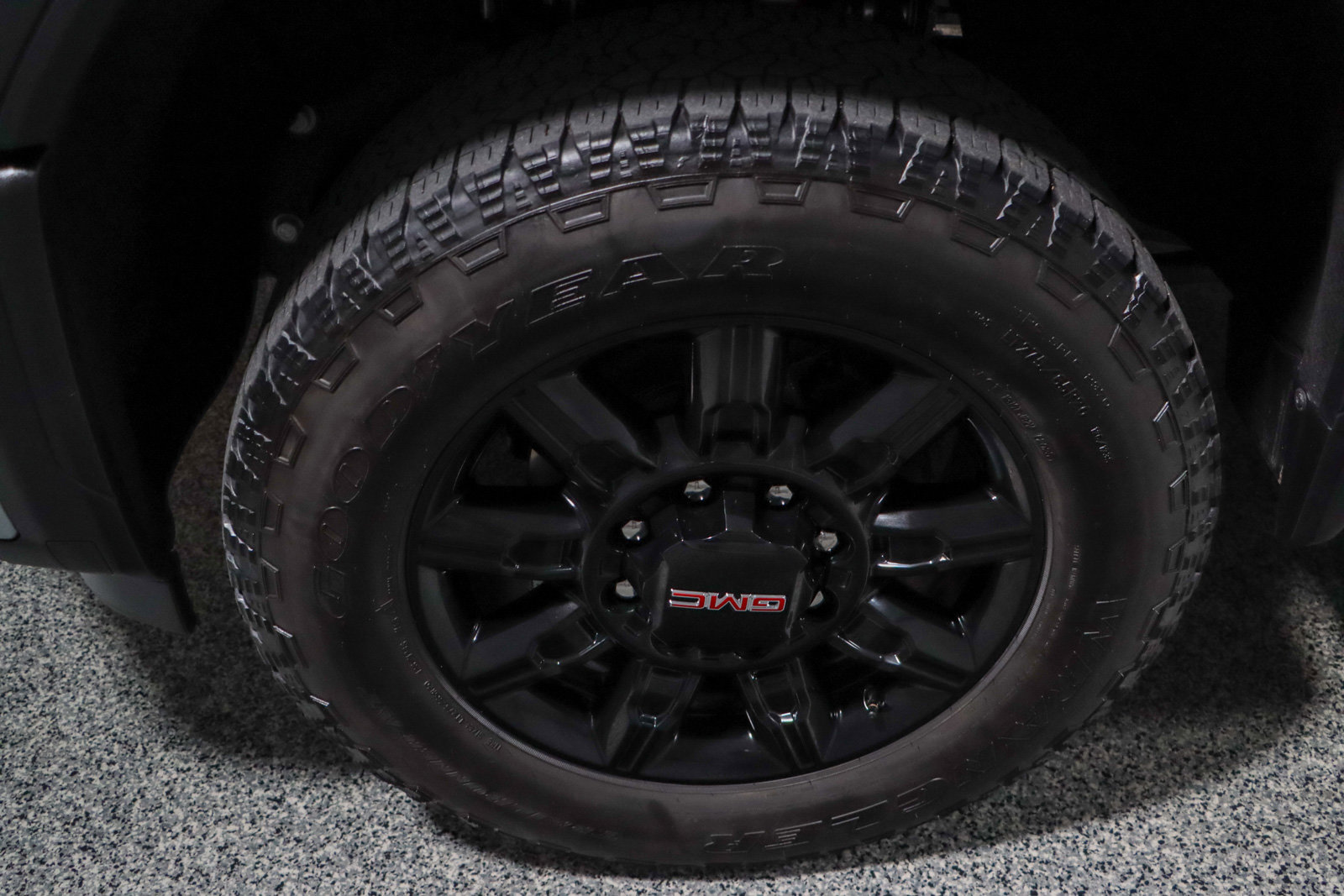 Used 2025 GMC Sierra 2500 AT4 w/ AT4 Premium Plus Package AWD/4WD image 11