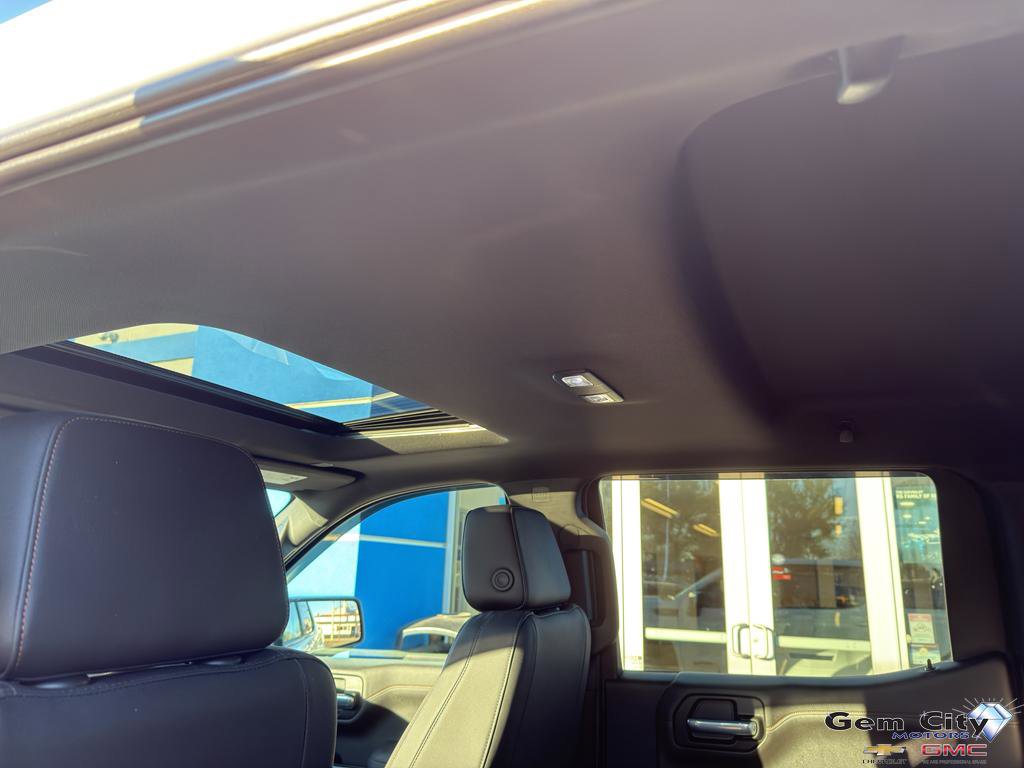 Used 2021 GMC Sierra 1500 AT4 w/ AT4 Premium Package image 13