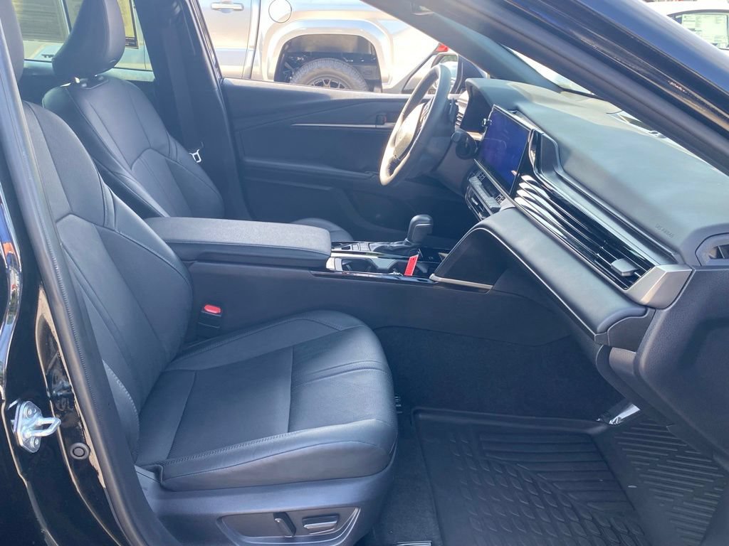 Used 2025 Toyota Camry XSE FWD image 18