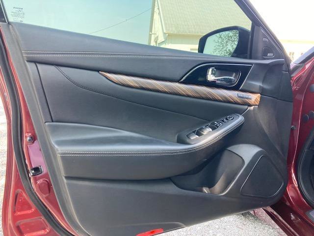 Used 2017 Nissan Maxima Platinum FWD image 15