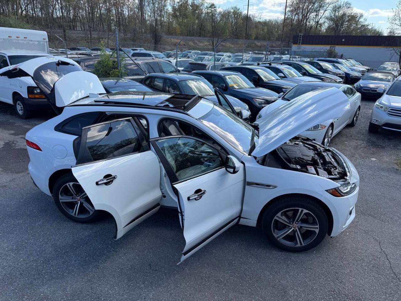 Used 2017 Jaguar F-PACE R-Sport image 9