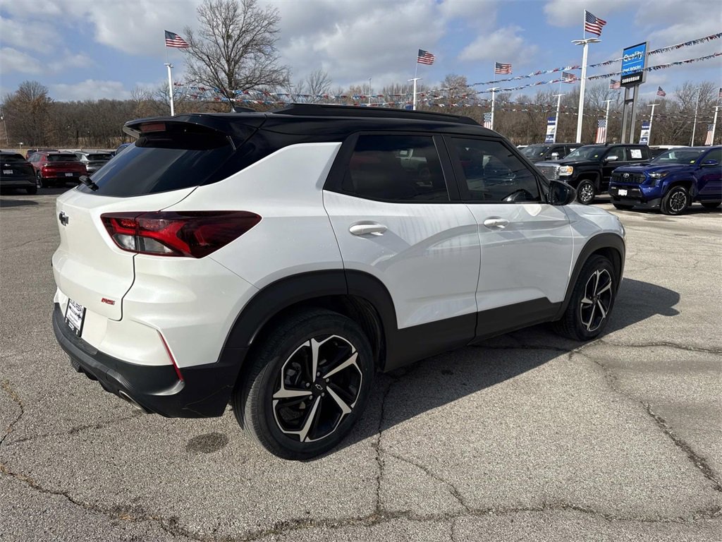 Used 2023 Chevrolet TrailBlazer RS w/ Sun and Liftgate Package image 7