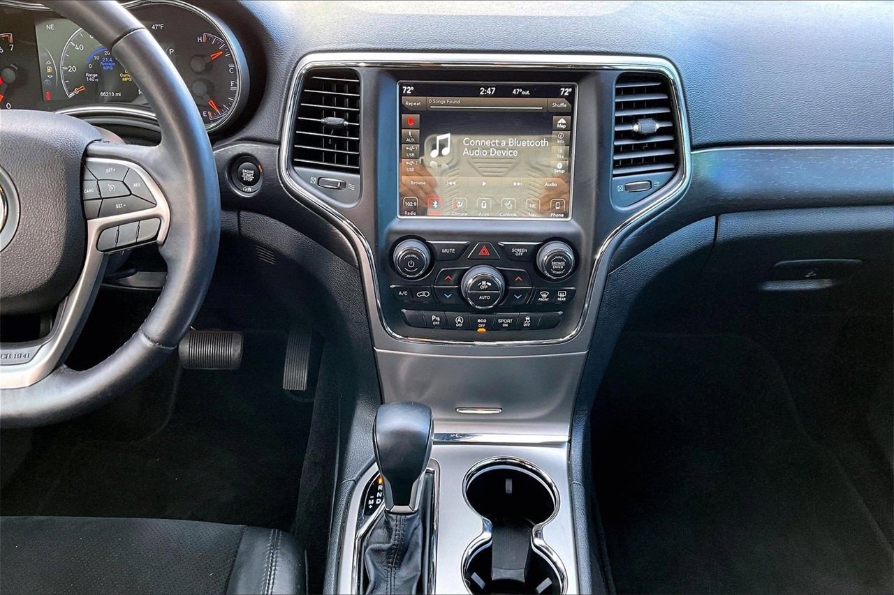 Certified 2018 Jeep Grand Cherokee Altitude image 11
