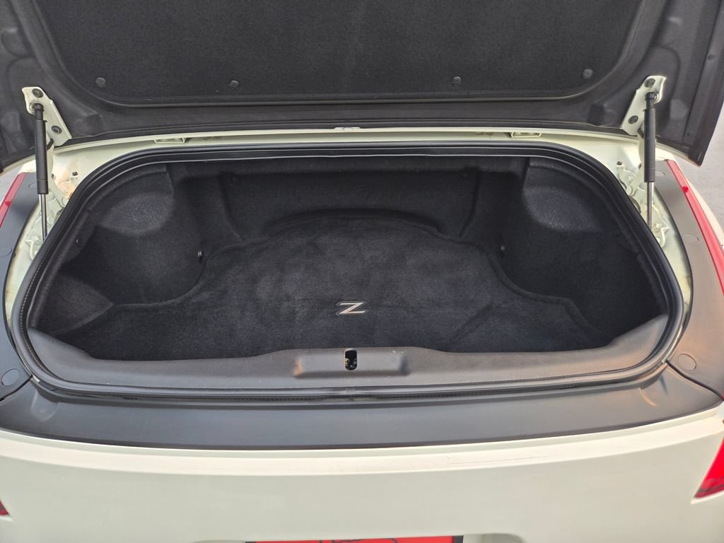 Used 2004 Nissan 350Z Touring RWD image 12