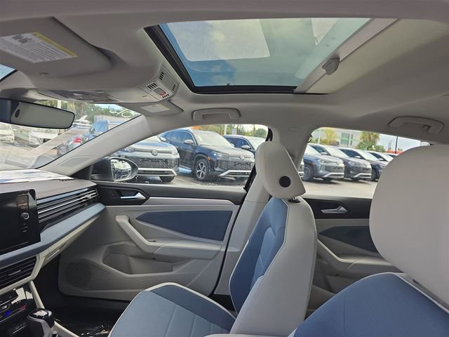 New 2025 Volkswagen Jetta SE image 24
