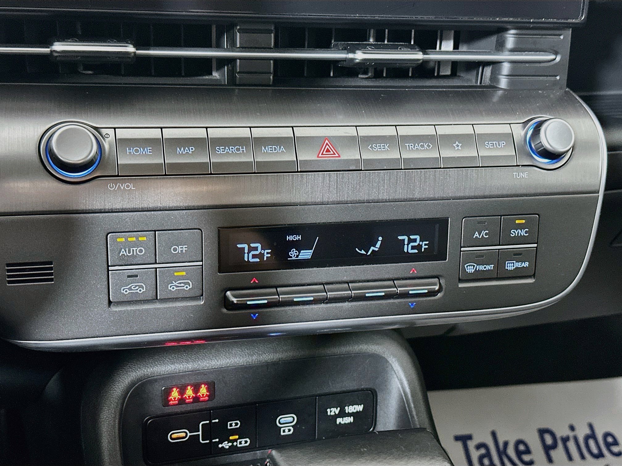 Certified 2025 Hyundai Kona SEL AWD/4WD image 15
