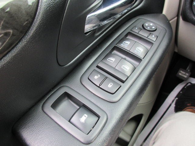 Used 2019 Dodge Grand Caravan SE FWD image 21