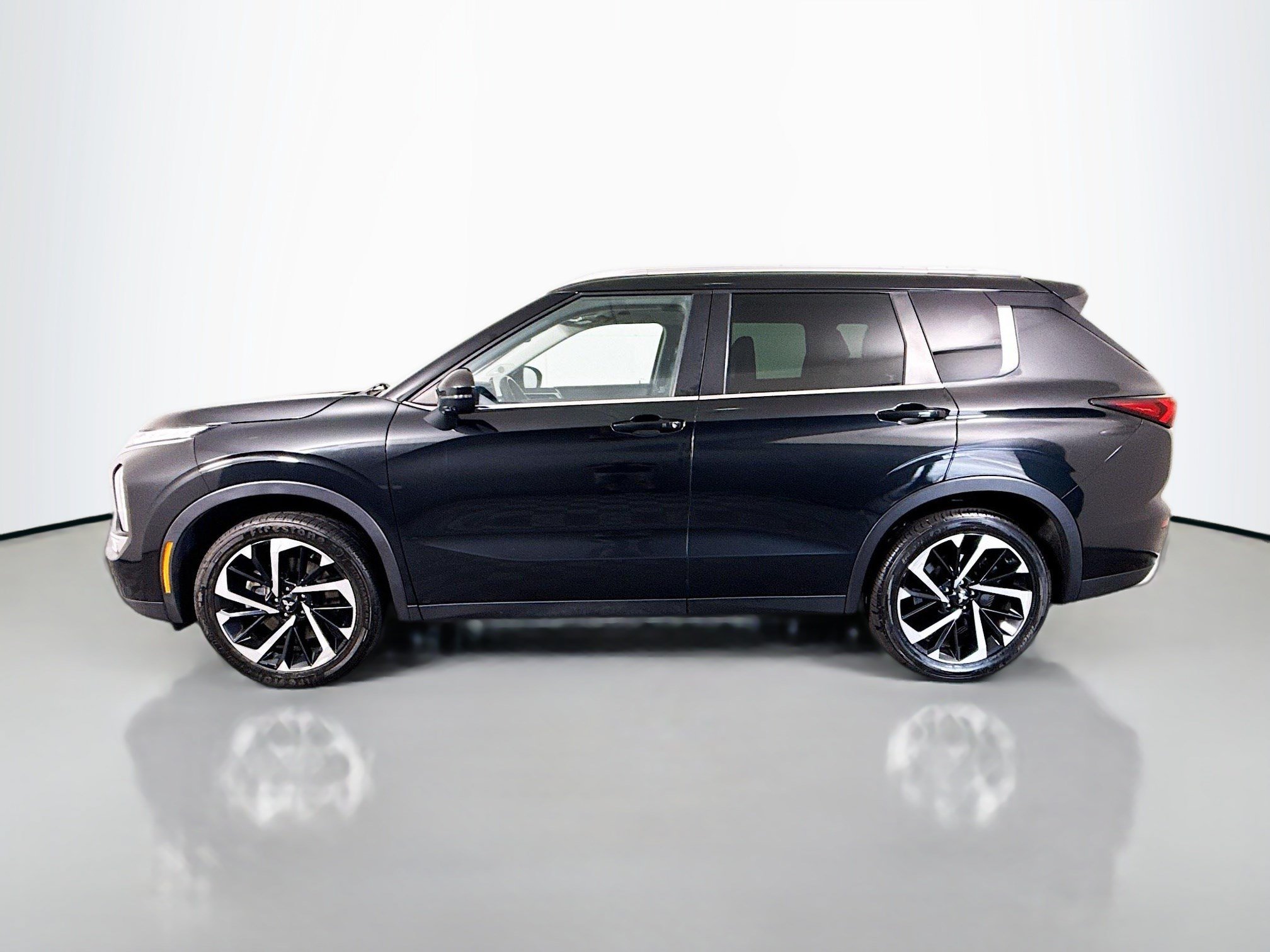 Used 2022 Mitsubishi Outlander SEL Black Edition FWD image 6