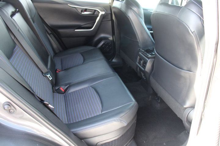 Used 2022 Toyota RAV4 XSE AWD/4WD image 18