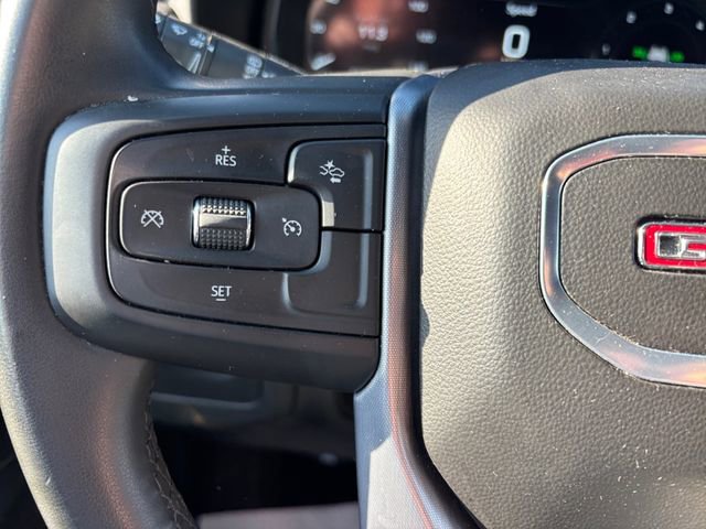 Used 2024 GMC Yukon SLT AWD/4WD image 18